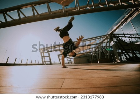 Break dancer dance on sunset