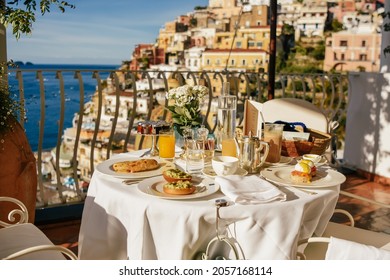 Breakfast In Le Sirenuse In Positano