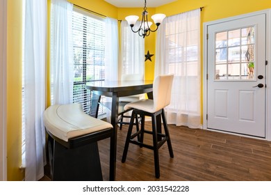 Breakfast Nook In A Open Modern Kitchen In A Single Family Home, Texas