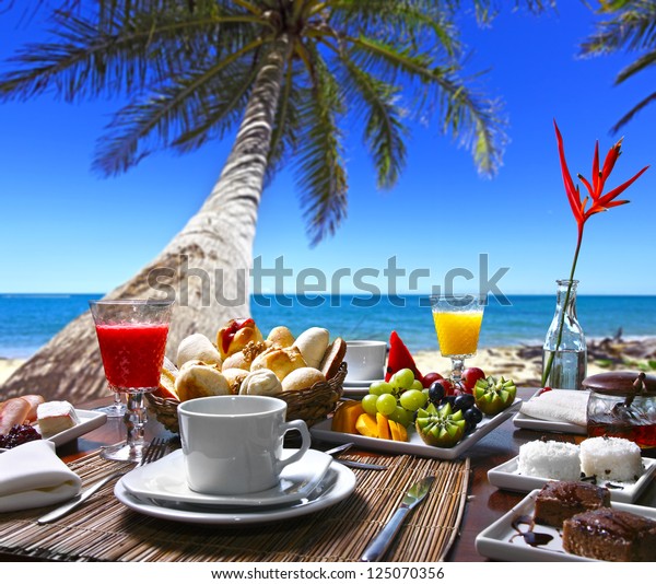 Salle De Petit Dejeuner Sur La Plage Photo De Stock Modifiable