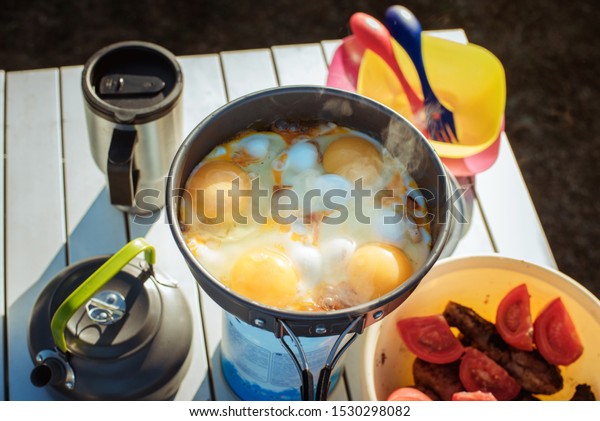 Breakfast tourist,\
camping, Camping food\
making.