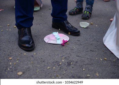 Breaking Plates On Wedding Popular Tradition