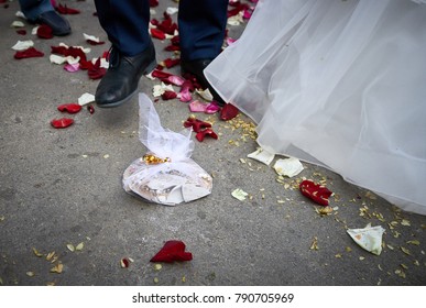 Breaking Plates On Wedding Popular Tradition