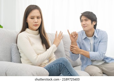 Breakup And Depressed, Quarrel Asian Young Couple Love Fight Relationship In Trouble, Wife Face Expression Upset With Husband, Boyfriend Want To Reconcile, Promise His Girlfriend. Problem Of Family.