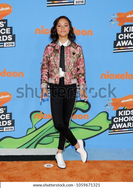 Breanna Yde Nickelodeons 2018 Kids Choice Stock Photo 1059671321 ...