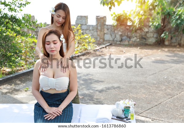 By 2 girls massage 