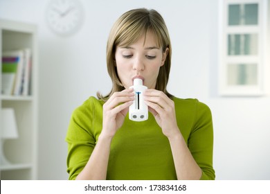 Breathing, Spirometry In A Woman