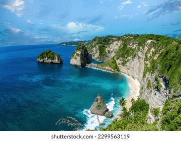 Breathtaking view of the famous Diamond Beach, Nusa Penida, Klungkung Regency, Bali, Indonesia