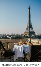 Brekfast with an Eiffel Tower view