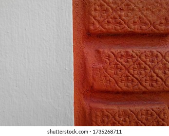 Brick pattern on the door posts