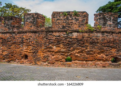 Brick wall 