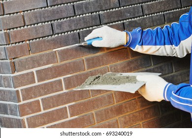 Bricklaying Using The Brick Jointer Trowel