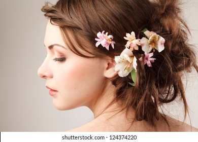 Bridal Hairstyle With Real Flowers