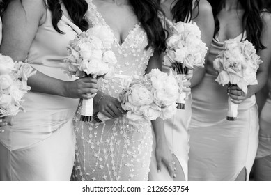 Bride and Bridesmaids Flower Floral Bouquet Classic Roses