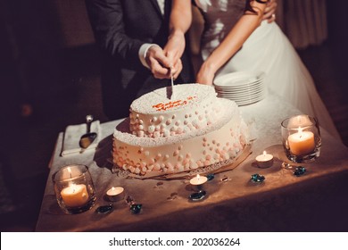 Couple Cutting Cake Images Stock Photos Vectors Shutterstock