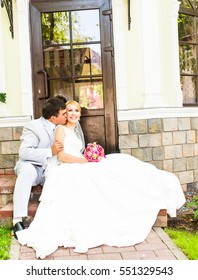 Bride and Groom wedding day - Shutterstock ID 551329543