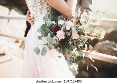 big wedding bouquets