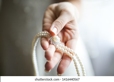 Bride Takes Silver Bracelet Of Platinum And Diamonds