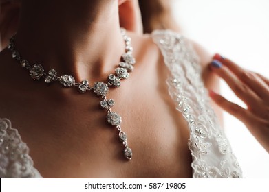 Bride Wedding Details - Jewelry Bride