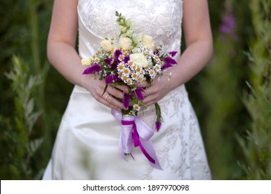 ウェディングドレス の画像 写真素材 ベクター画像 Shutterstock