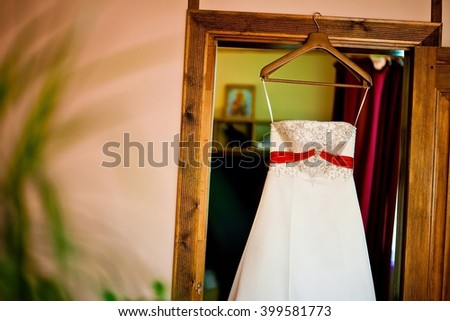 Bride's dress
