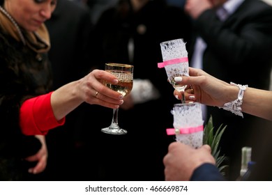 The Brides Keep A Wedding Glasses