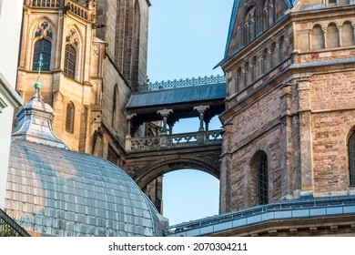 Bridge at the Aachen Cathedral, connecting path and crossing