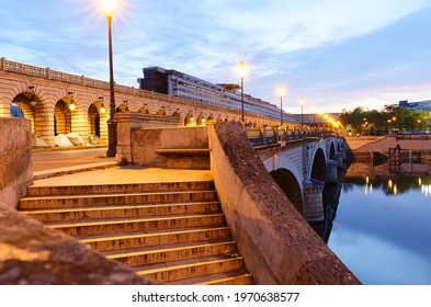 15 Bridge artery france Images, Stock Photos & Vectors  Shutterstock