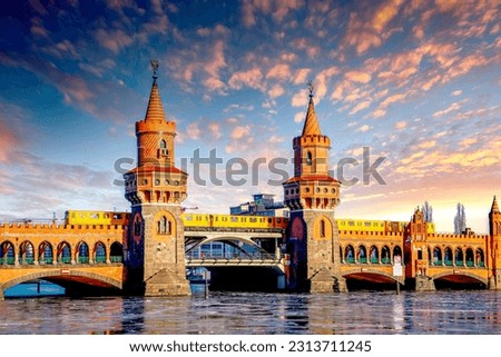 Oberbaumbrücke, Bridge in Berlin, Germany 