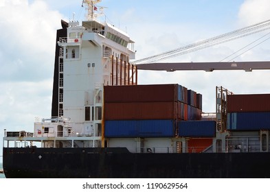 Cargo Container Ship Loading: foto de stock (editar ahora) 698134495