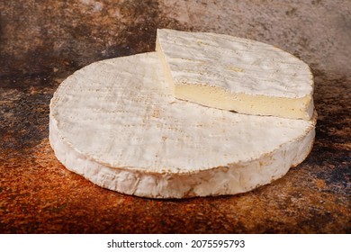 Brie De Meaux French Cheese