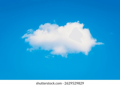 Cielo azul brillante con Grandes nubes cumulus fotografiadas desde Sacro Monte di Varese, Lombardía, Italia