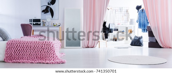 Bright Ladies Bedroom Open Walkin Wardrobe Stock Photo Edit Now