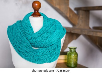 Bright Menthol Woolen Crochet Snood