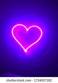 64,849 Neon heart background Images, Stock Photos & Vectors | Shutterstock