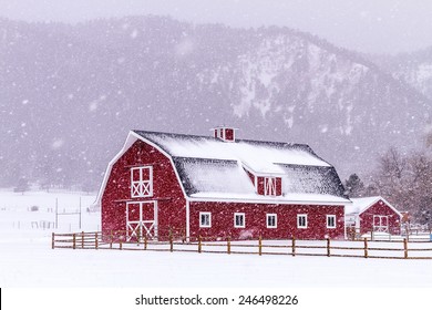 Snowy Barn Images Stock Photos Vectors Shutterstock