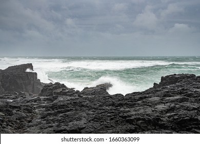 Brimketill Lava Rock Pool Iceland Waves Hitting Black Basalt Rock