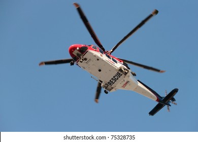 BRISBANE, AUSTRALIA - APR 14 : EMQ Emergency Helicopter Making Patient Rescue Landing At Royal Brisbane Hospital On April 14, 2011 In Brisbane, Australia