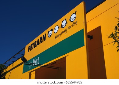 Petbarn Images Stock Photos Vectors Shutterstock