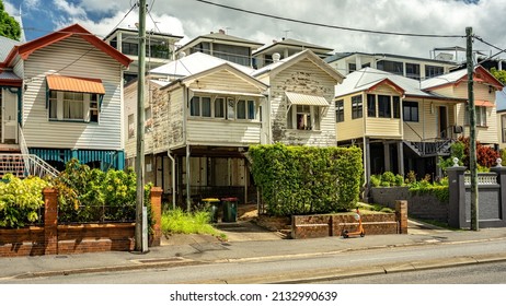 Brisbane, Australia - Mar 1, 2022: Traditional Queenslander Timber Houses On Stilts To Protect From Floods