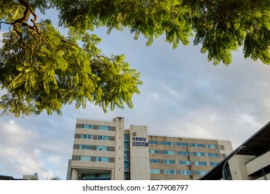 Brisbane, Australia - March 18, 2020: Royal Brisbane And Womans Hospital Exterior And Car Park Building, Coronavirus Covid 19 Fever Clinic, Brisbane Australia