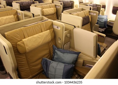 BRISBANE, AUSTRALIA TO SINGAPORE FLIGHT – OCTOBER 31 2016: Singapore Airlines' New Boeing 777 Jet Brings Fully-flat Beds Into Business Class On Brisbane Flights, An Upgrade To The Previous Seats.