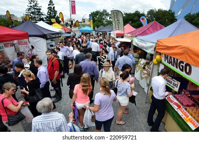 BRISBANE, - SEP 25 2014: Australian People Shopping At Jan Powers Farmers Market In Brisbane City.It Provide The Best Produce In Queensland Of Fresh Fruits, Vegetables And Food To Brisbane, Australia.