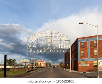 BRISTOL, TN-VA, USA-9 APRIL 2021:The Bristol Virginia-Tennessee Slogan Sign, A Landmark In The Twin Cities, Is Positioned Over State Street At The Railroad Tracks. Dates From 1921.