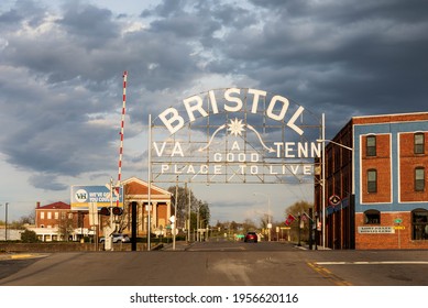 BRISTOL, TN-VA, USA-9 APRIL 2021:The Bristol Virginia-Tennessee Slogan Sign, A Landmark In The Twin Cities, Is Positioned Over State Street At The Railroad Tracks. Dates From 1921.