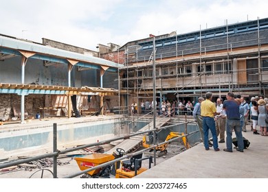 BRISTOL, UK - SEPTEMBER 8, 2007: Renovation Work Under Way At Bristol Lido On Open Doors Day 2007