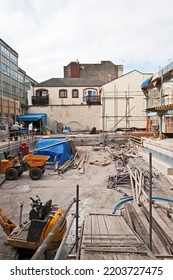 BRISTOL, UK - SEPTEMBER 8, 2007: Renovation Work Under Way At Bristol Lido On Open Doors Day 2007