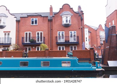 Britain Has Extensive Canal And Navigable River Network, Which Played Vital Role In Transporting Goods From Industrial Revolution. Canals Provide Transport Corridors Walkers And Cyclists.