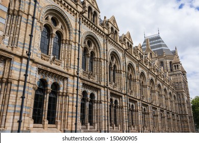 The British Natural Science Museum (LONDON)