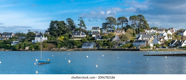 Brittany, Ile aux Moines island in the Morbihan gulf, the typical harbor and old houses in the village